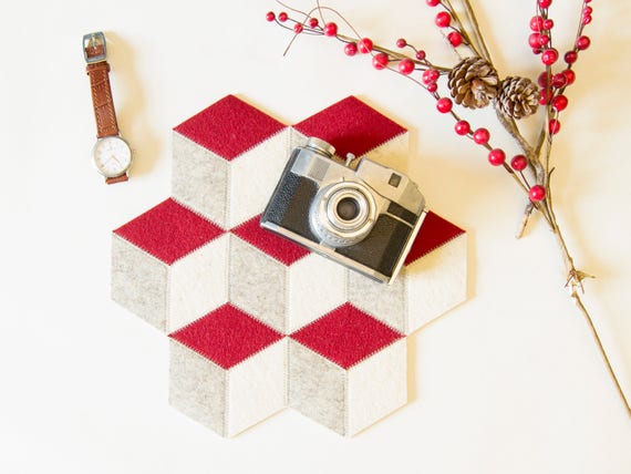 Small table mat / wool felt / Christmas table/ red and white / wool felt mat / stylish table mat / gift idea / made in Italy