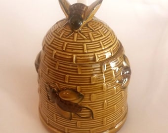 Beautiful Honeypot, Beehive, Porcelaine, Bees
