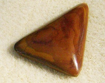 Exquisite Jasper Cabochon - Outstanding Red & Tan Triangle, Beautiful for Pendant or Bracelet by JewelryArtistry - GC612