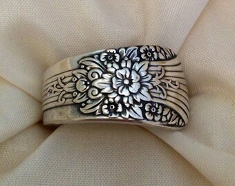 Spoon Ring Silver Mist aka Marigold 1935 Size 5 to 15 Choose Your Size Vintage Silveplate