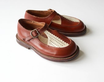 French vintage 40/50's / kids shoes / brown leather / new old stock / size EU 22 / US 6 / UK 5,5