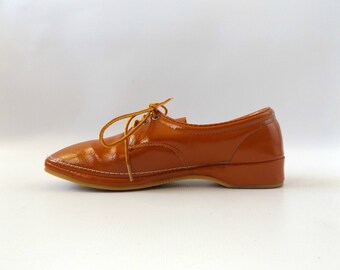 terracotta 60s oxford shoes size 8 - vintage brown orange lace up waterproof casual ladies shoes - hipster minimal loafers - 1960s hippie