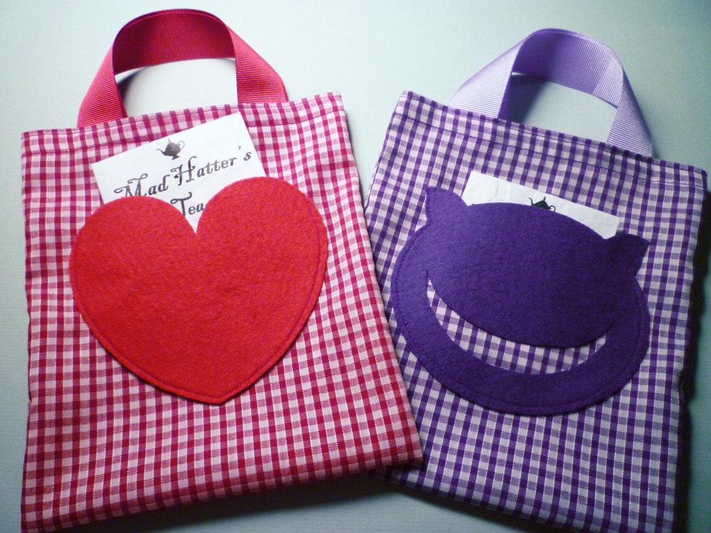 10 Alice in Wonderland fabric party bags in gingham Alice