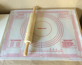 Vintage Tupperware Pastry Sheet Baker's Mat Pie Crust Guide Bread Kneading Pizza Dough Cookie Dough Mat 22"x 18" Clear with Red Print 1977