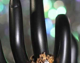 Gold & Rhinestone Ring Size: 6