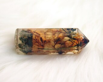Mother Nature Faux Crystal Point / Pastel Goth Dired Flowers Crystal Gem / Boho Floral Quartz / Vintage Loser Crystal Gift Art Home Decor
