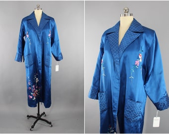 1950s Vintage Royal Blue Satin Robe / Embroidered Dressing Gown / Floral Embroidery / 1950s Wedding Lingerie / 1950 Loungewear