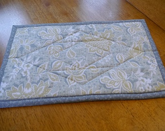 Large Hot Pad, Trivet, Pot Holder, Potholder, Kitchen Mat, Table Mat, Counter Mat, Quilted