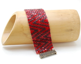 Heart Beats/Peyote Bracelet/Cube Cuff/Beadwoven Bracelet/Accessory/Gift for Her/Love/Zig-Zag Jewelry