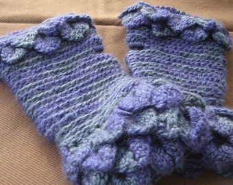 Crocodile Stitch Fingerless Gloves