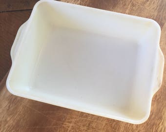 Vintage Pyrex Casserole Dish Small // Yellow // 505