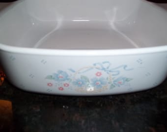 Corning Ware 1Quart/1Liter Country Cornflower AKA Blue Cornflower in a Basket Casserole Dish