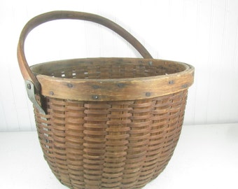 Antique Basket, Wicker Basket, shabby chic decor, wicker basket, French farmhouse,vintage wicker