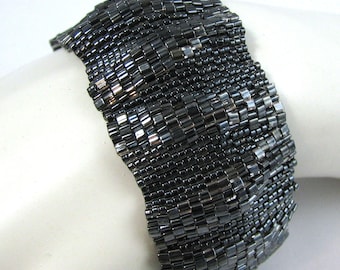 Large Gothic Ripples Peyote Cuff (2578)