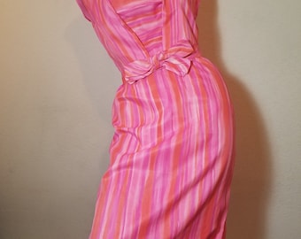 FREE SHIPPING 1950 Summer Hourglass Dress
