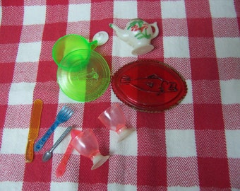tiny toy mismatched dishes