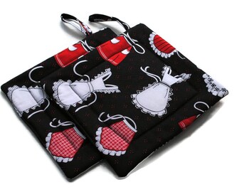 Handmade Quilted Pot Holders Black Red White Aprons set of 2 Potholders