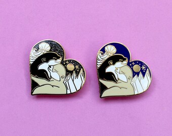 Land & sea hugging otters hard enamel pin Otter pin Cute otters Otter jewelry Otter enamel pin Sea Cute otter gift Love pin Mountain animal