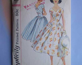 Vintage 50s Full Skirt Party Dress Pattern 31 1/2