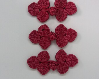 Magenta frog closure. 3 scroll. Set of 3