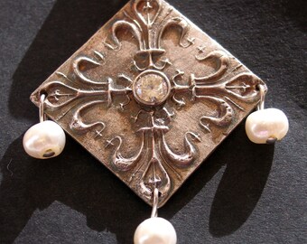 Elizabethan Pearls - Fine Silver and Pearl Pendant