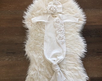 Newborn girl coming home outfit, Organic baby clothes, knot gown, knotted gown, take home outfit, hospital, white with ruffles, photo outfit
