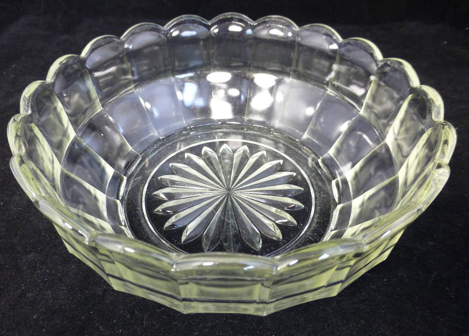 Davidson Art Deco Jacobean Glassware Trifle Serving Dish with