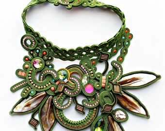 Statement choker soutache.
