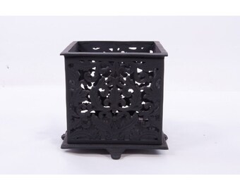 Madeleine Ornate square planter