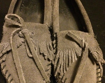 Vintage Minnetonka sz 6 1/2 gray moccasins/Bohemian/free people like/festival