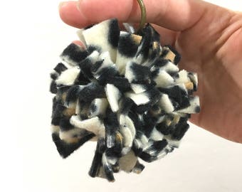 Cheetah fleece POM POM keychain, large keychain, fleece keychain, blue keyring, pom pom keyring, pom pom keychain, bag charm, zipper pull