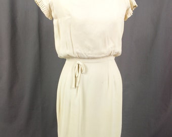 1960s Wiggle Dress, Rayon Dress, 60s Dress, Mod Dress, Spring Dress, Summer Dress, Mad Men Dress