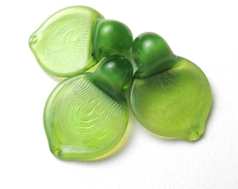 Flat Leaf Artisan Lampwork Beads in shampoo grass green sra