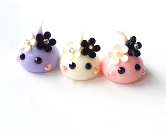 Hoppe Chan Figurines, Black & White Flower Girl Kawaii Miniature, Cute Home Decoration Tamagotchi, Kawaii Figurine, Kawaii Squishy Cute Gift