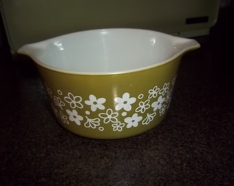 Vintage Pyrex Crazy Daisy Spring Green 1 QT Round Casserole in Excellent Condition