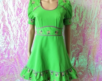VINTAGE Neon Lime Green Embroidered Mini Mod Dress Small FREEUKP&P