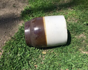 antique Close-lipped enameled pot