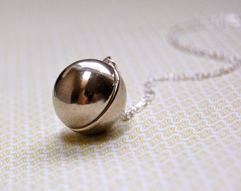 Silver Orb Locket - Vintage