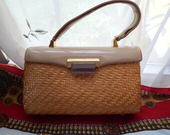 1950's Koret Coated Wicker Handbag Patent #3552292 Beautiful with Much Detail