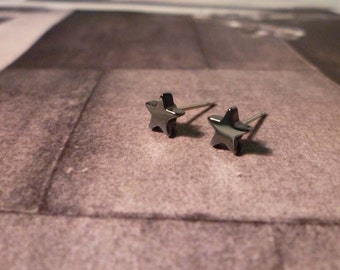Mini Star Stud Earrings - Gunmetal