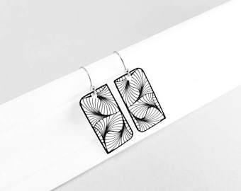 Geometric design earrings made of shrink plastic in black and white