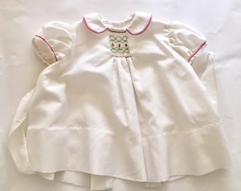 Vintage 1960s 70s Baby Girl's White Pink Short Sleeve Smocked Dress 6 Months