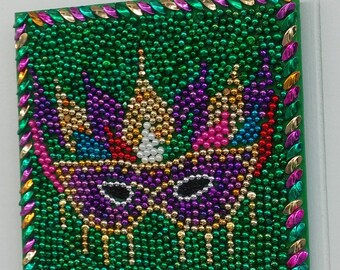 Mardi Gras Bead Art Mask With Feathers and Face Beads