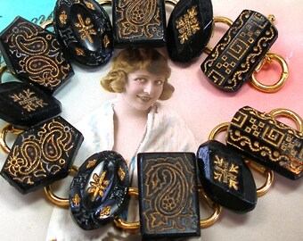 1800s BUTTON bracelet, Victorian black glass with paisley. 7.5" bracelet. Antique button jewellery.