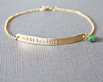 Or personnalisé plaque signalétique ID Bracelet - Bracelet de la mère avec nom initiales Monogram Birthdate - mince maigre moderne de barre horizontale