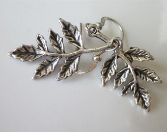 Holly Earrings, Silver Leaf Earrings, Christmas Earrings, Holiday Jewelry, Holly Dangle Earring, Christmas Jewelry