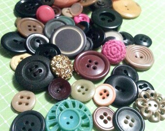 LOT 3: 50 Vintage Multicolored Buttons