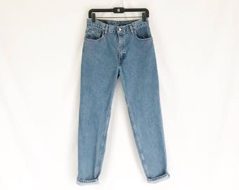 Vintage Levis 550 Tapered Leg Jeans. Size Medium