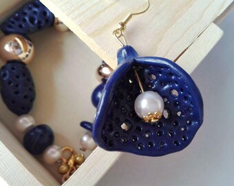 Bracelet and earrings elegant set