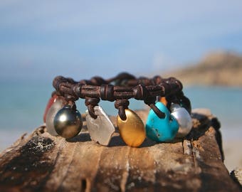 Bracelet grelots de trésors veritables , perle noire Tahitienne, St Barth design, bohochic, bijou de plage, plaqué or ou or solid 18k